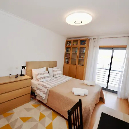 Bloom - Great In Quiet Area Appartement *
